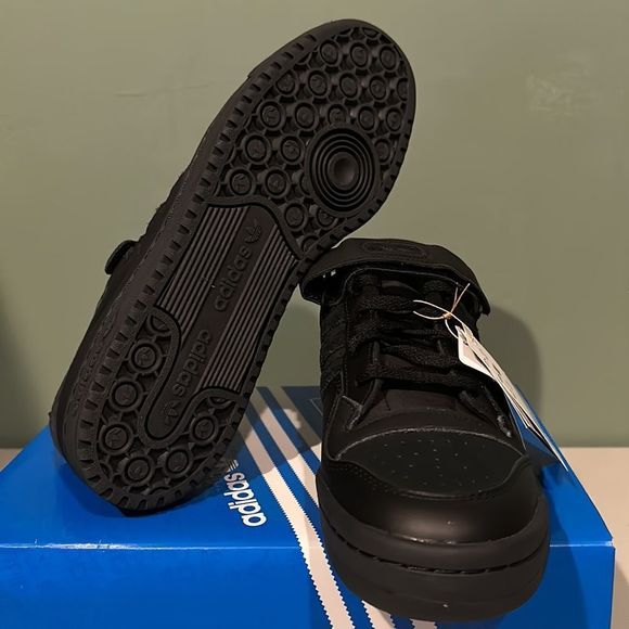 Adidas Men’s Forum Low Triple Black Sneaker BRAND NEW MULTIPLE SIZES - Picture 4 of 5